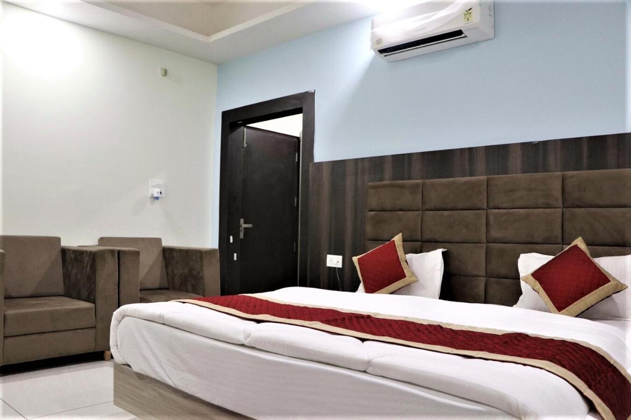 Hotel Blue Pine Haridwār Dış mekan fotoğraf
