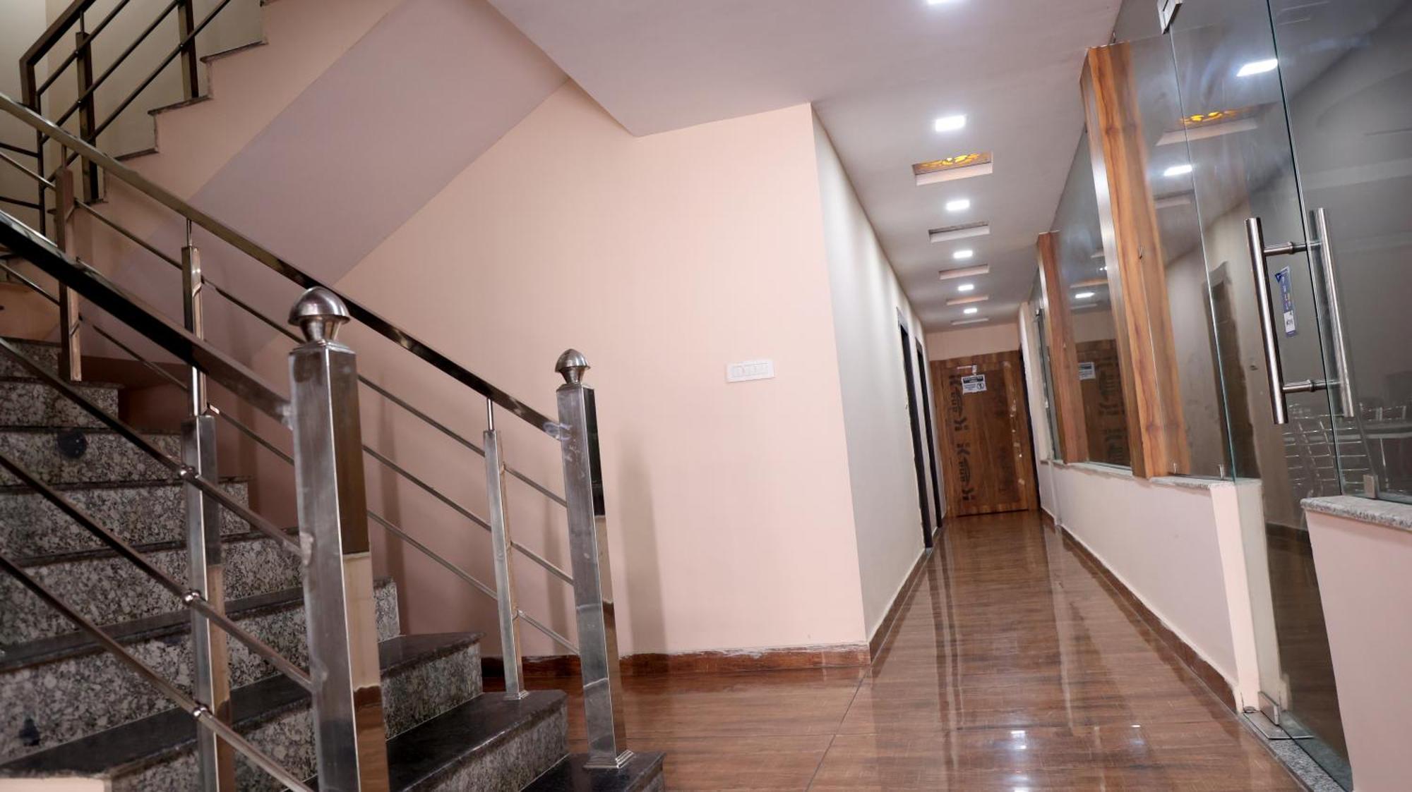 Hotel Blue Pine Haridwār Dış mekan fotoğraf