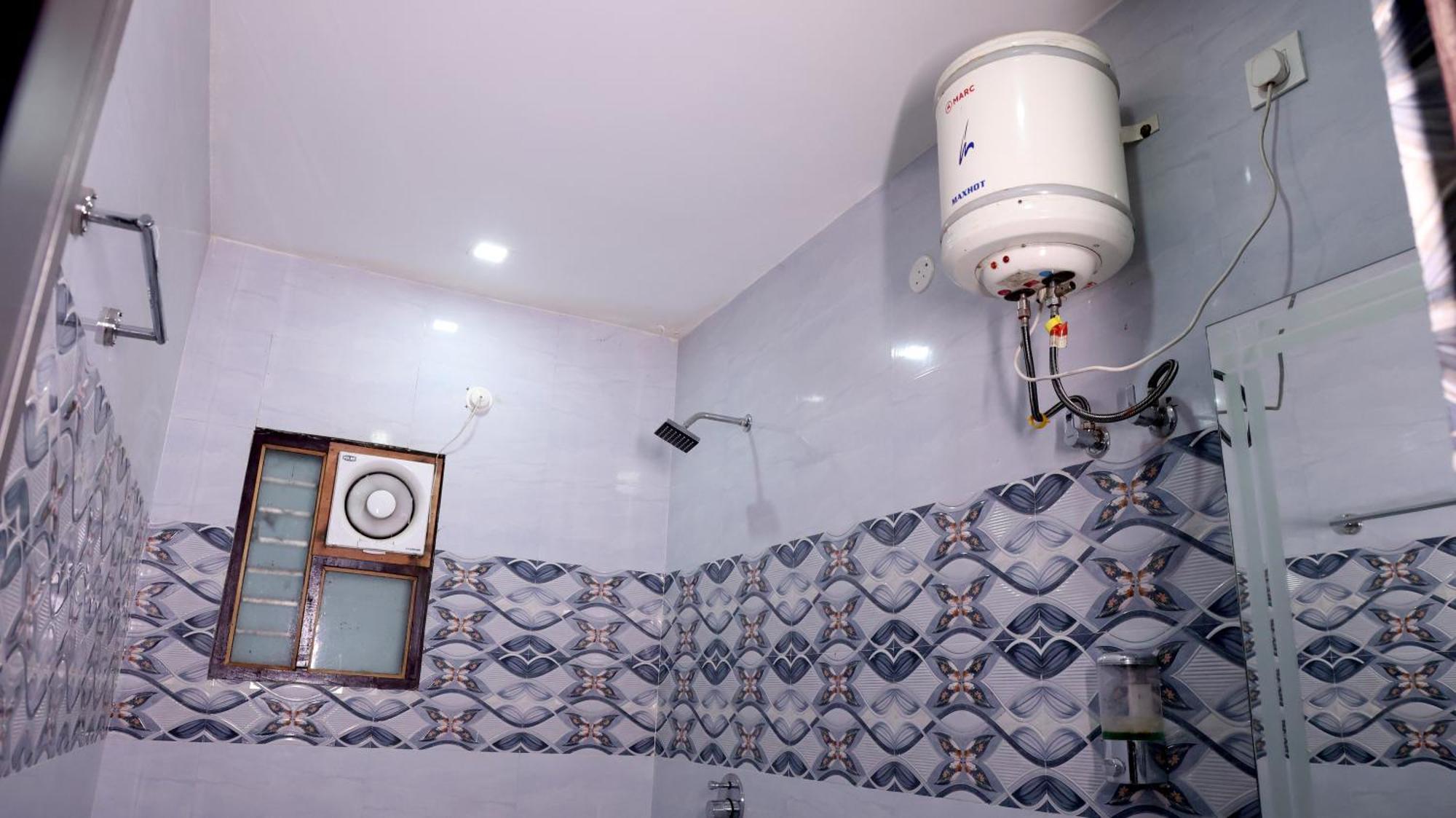 Hotel Blue Pine Haridwār Dış mekan fotoğraf