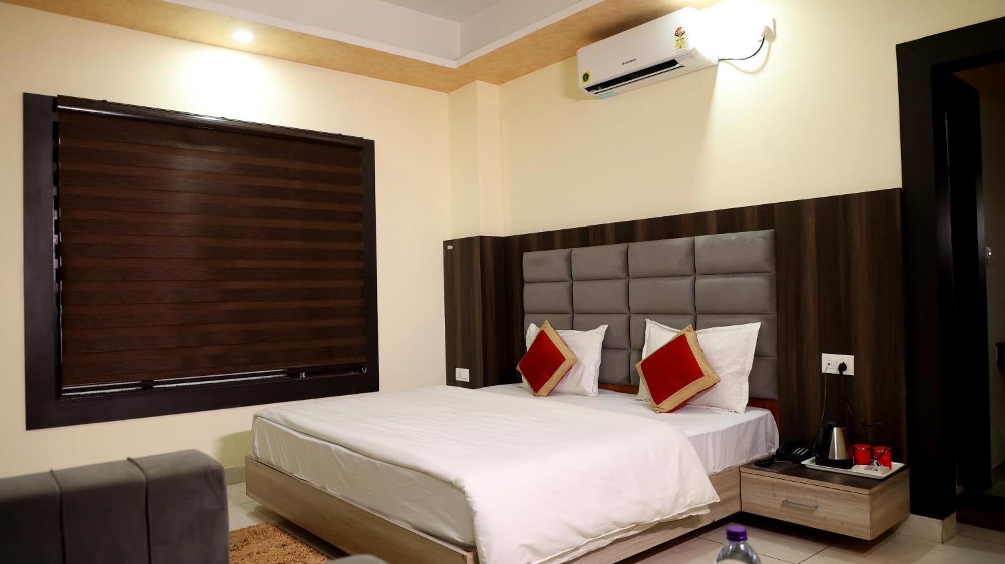 Hotel Blue Pine Haridwār Dış mekan fotoğraf