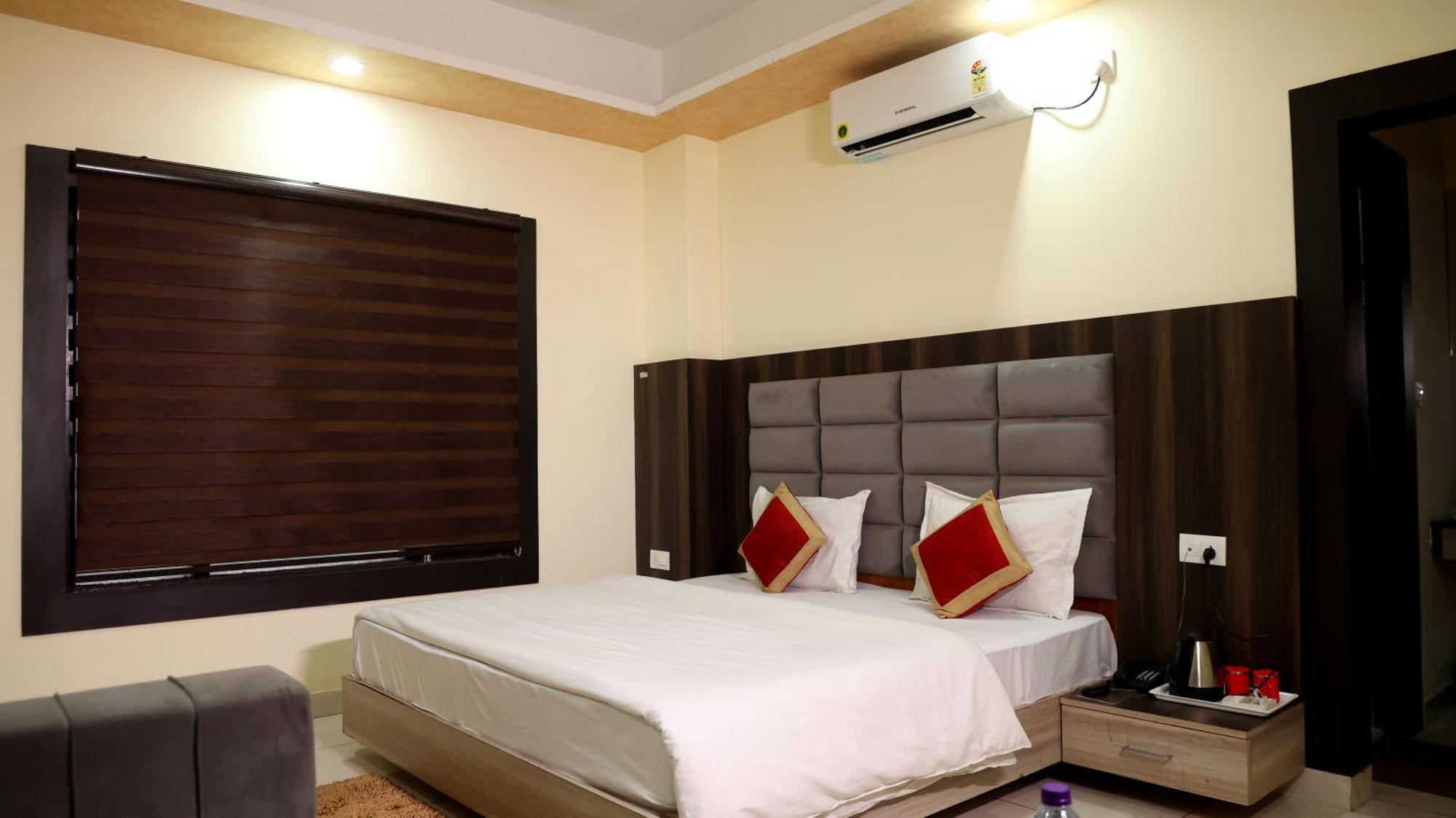 Hotel Blue Pine Haridwār Dış mekan fotoğraf