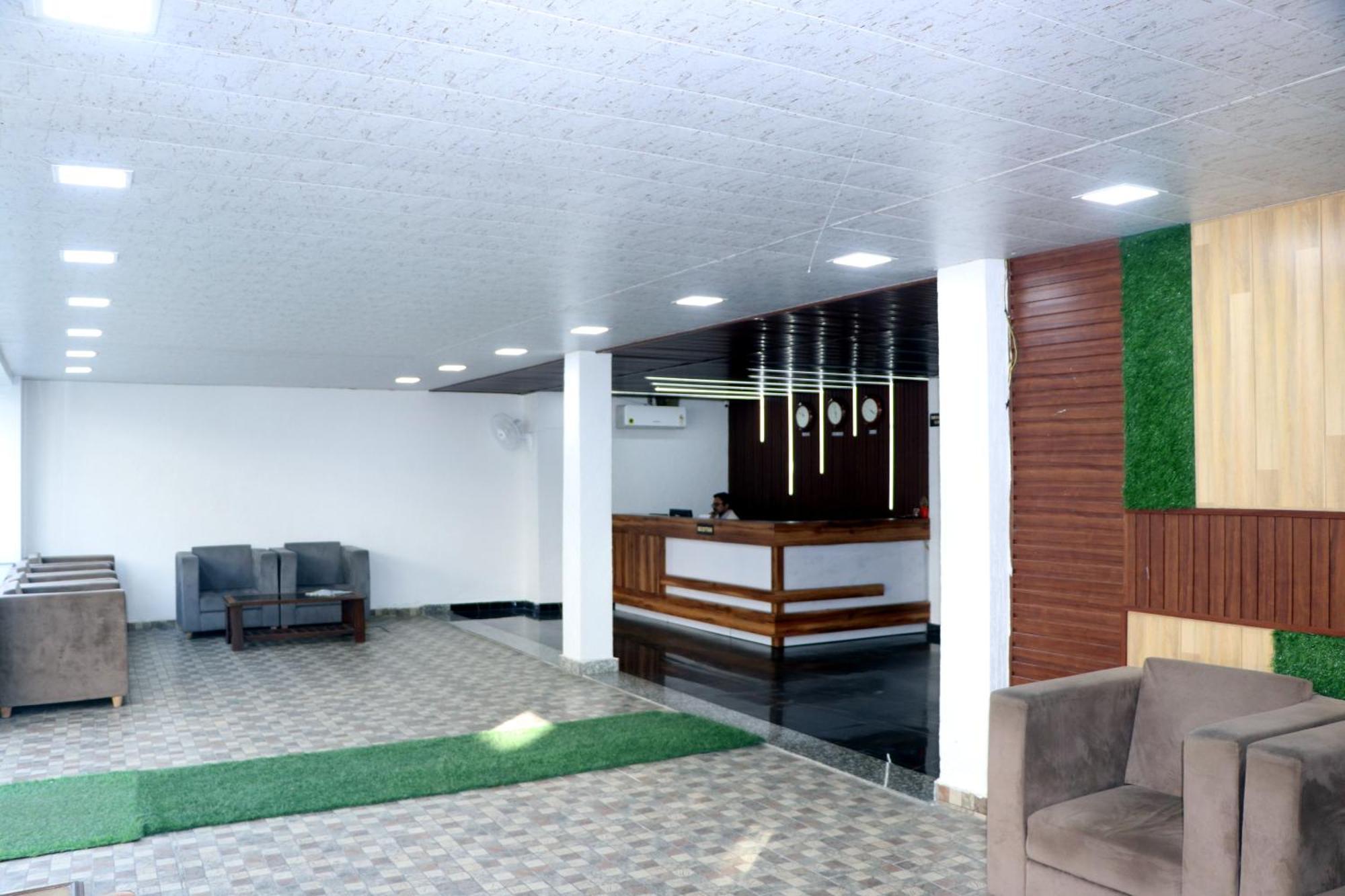 Hotel Blue Pine Haridwār Dış mekan fotoğraf