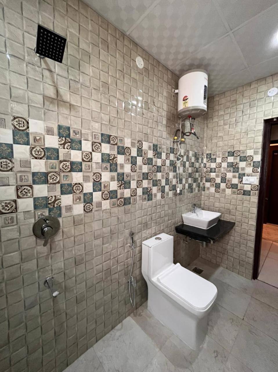 Hotel Blue Pine Haridwār Dış mekan fotoğraf